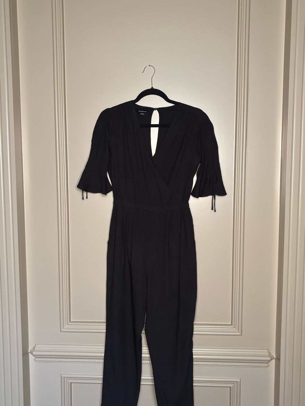 bebe Black V-Neck Tie-Sleeve Cinched-Waist Jumpsuit